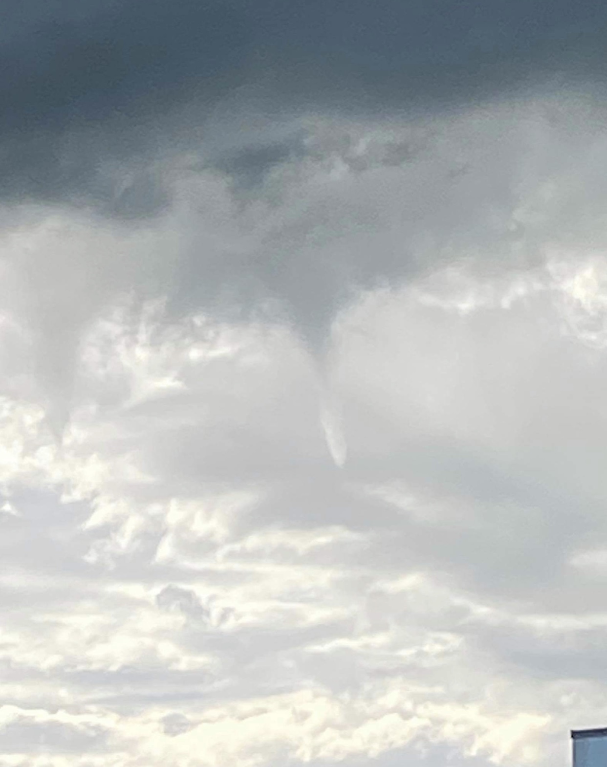 Risk of funnel clouds in Cochrane/Airdrie area CochraneNow Cochrane, Alberta's latest news